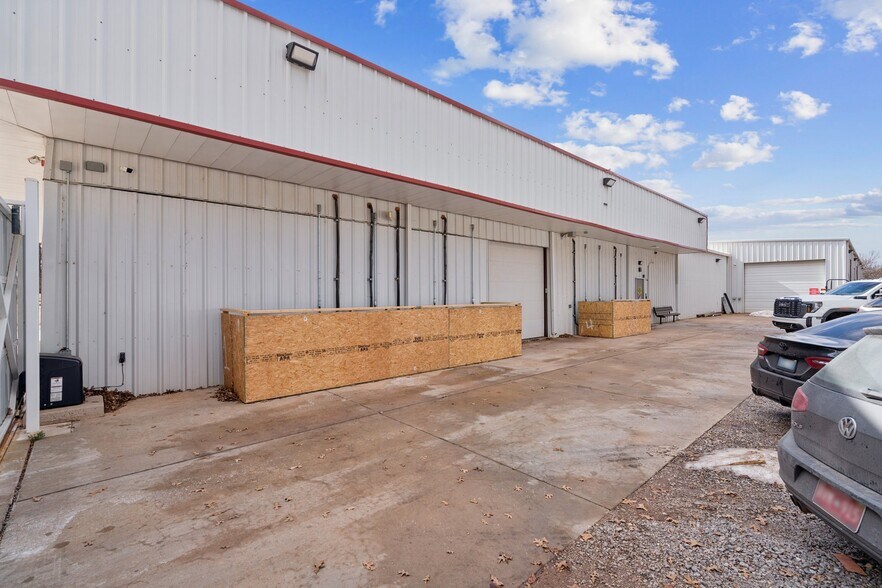More Photos Of 12217 S Broadway, Edmond Warehouse For Sale