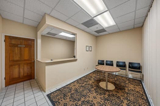 More Photos Of 222 S Sidney Baker St, Kerrville Office For Lease