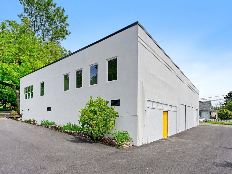 More Photos Of 2311 SW 6th Ave, Camas Storefront Retail Residential For Lease