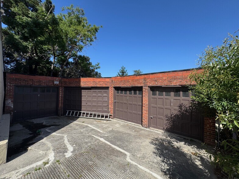 More Photos Of 3505 Kempton Way, Oakland Apartments For Sale