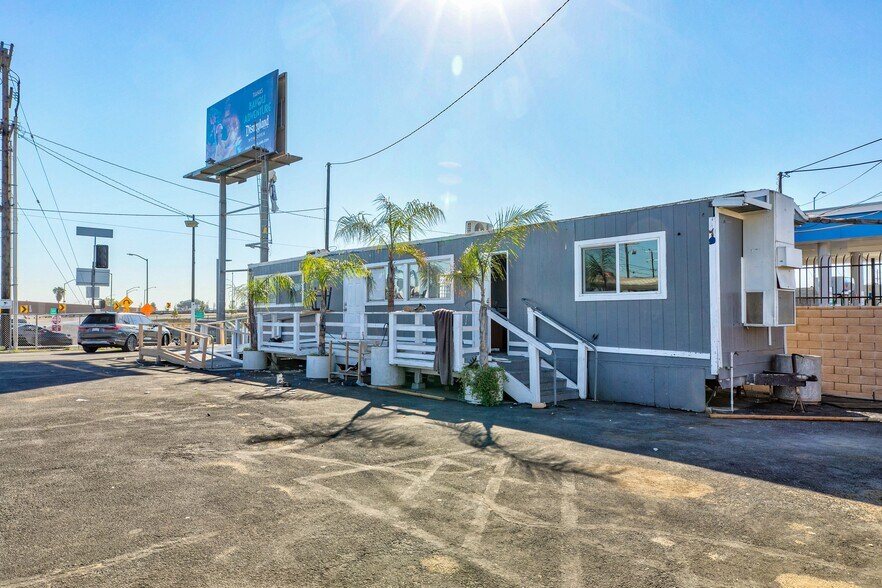 More Photos Of 13243 Osborne St, Arleta Land For Lease