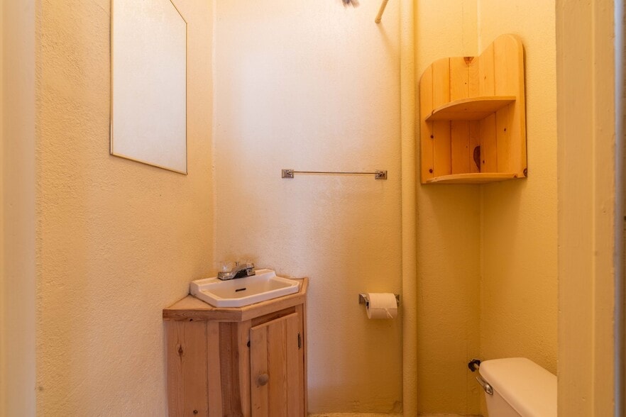 More Photos Of 140 S Chicago St, Hot Springs Storefront Retail Residential For Sale