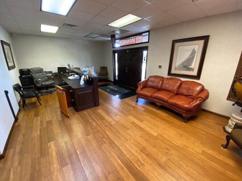 More Photos Of 3290 Airline Blvd, Portsmouth Flex For Sale