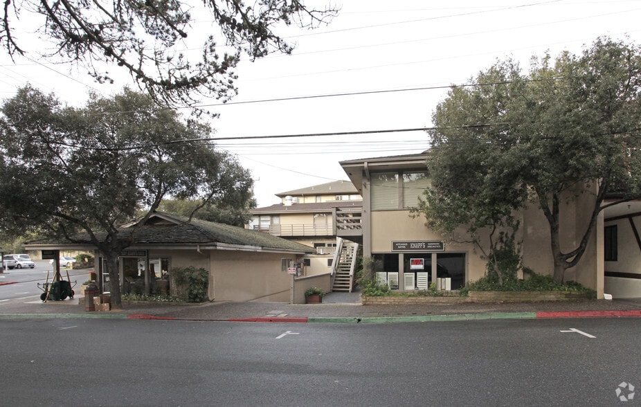 More Photos Of 104 Mission St, Carmel Storefront Retail Office For Lease