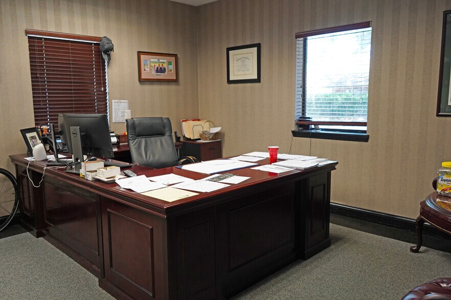 More Photos Of 483 Montgomery Rd, Altamonte Springs Office For Sale