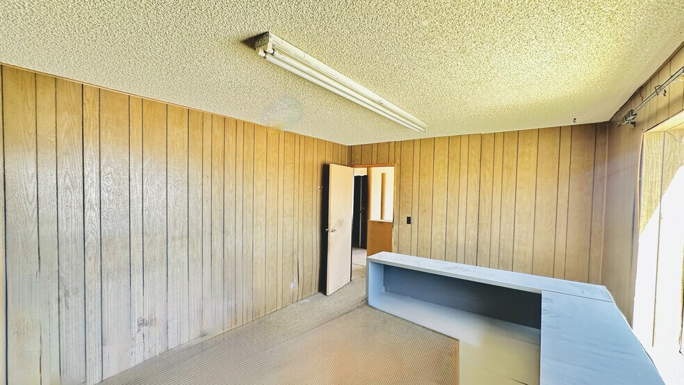 More Photos Of 1611 Needles Hwy, Needles Warehouse For Sale