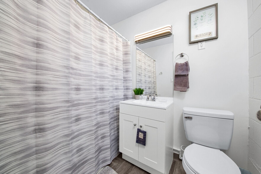 More Photos Of 120 E Jupiter Ln, South Padre Island Hotel For Sale