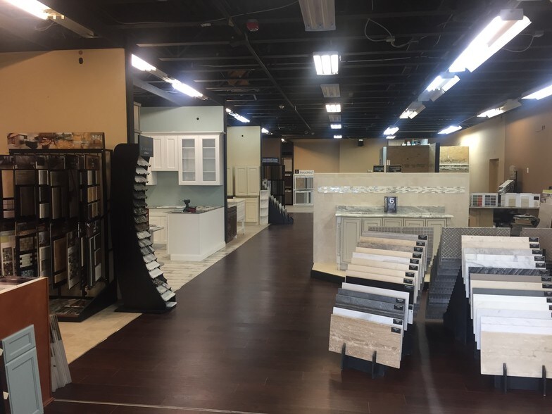 More Photos Of 1 S Main St, Toms River Warehouse For Lease