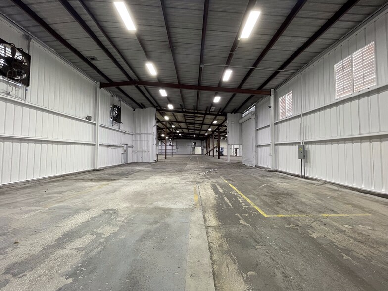 More Photos Of 1030 S 86th St, Tampa Industrial For Sale
