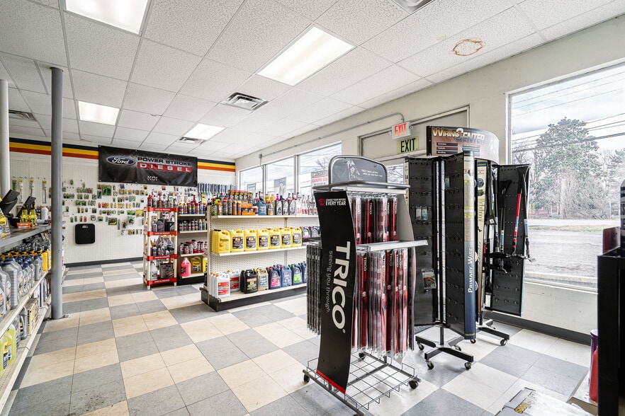 More Photos Of 3958 Cane Run Rd, Louisville Freestanding For Sale