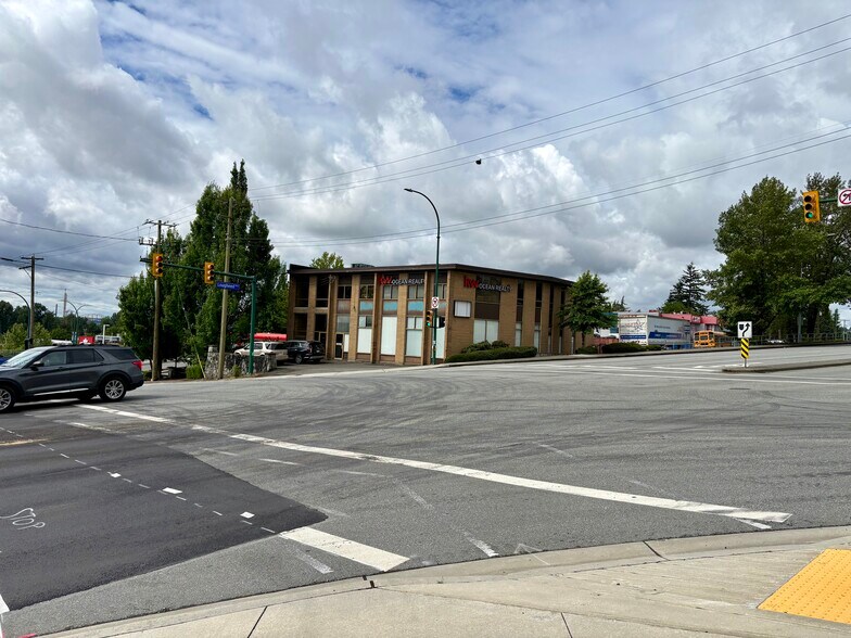 More Photos Of 204-218 Blue Mountain St, Coquitlam Office For Lease