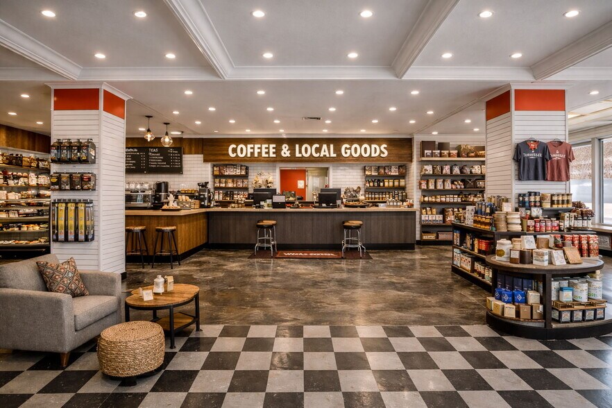 More Photos Of 476 N Main St, Clinton General Retail For Sale