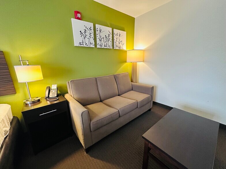 More Photos Of 4450 Rhea County Hwy, Dayton Hotel For Sale