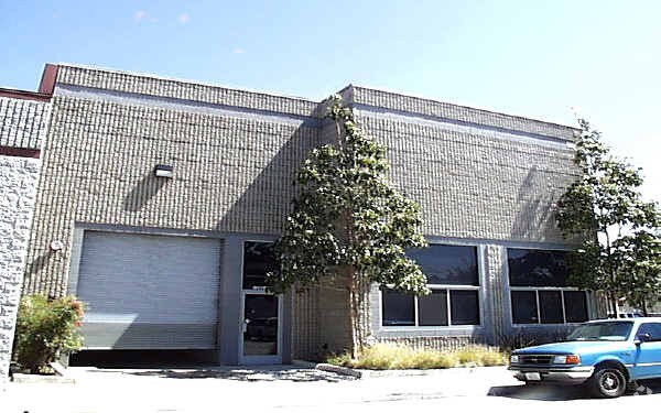 More Photos Of 1500-1506 Railroad St, Glendale Warehouse For Lease