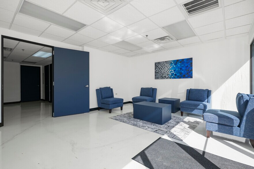 More Photos Of 9050 W 81st St, Justice Medical For Lease