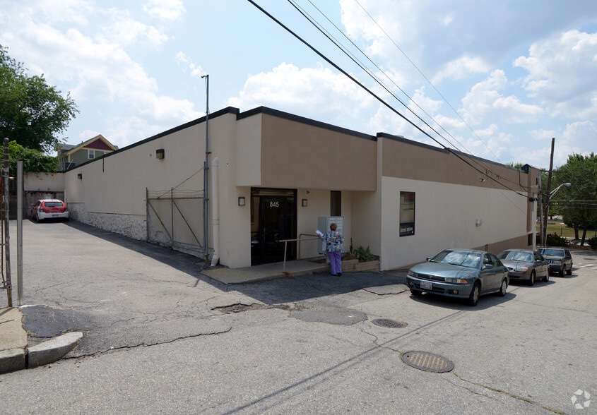 More Photos Of 845 N Main St, Providence Medical For Sale