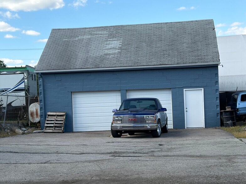 More Photos Of 8560 Vorhees Ln, Cincinnati Auto Repair For Sale