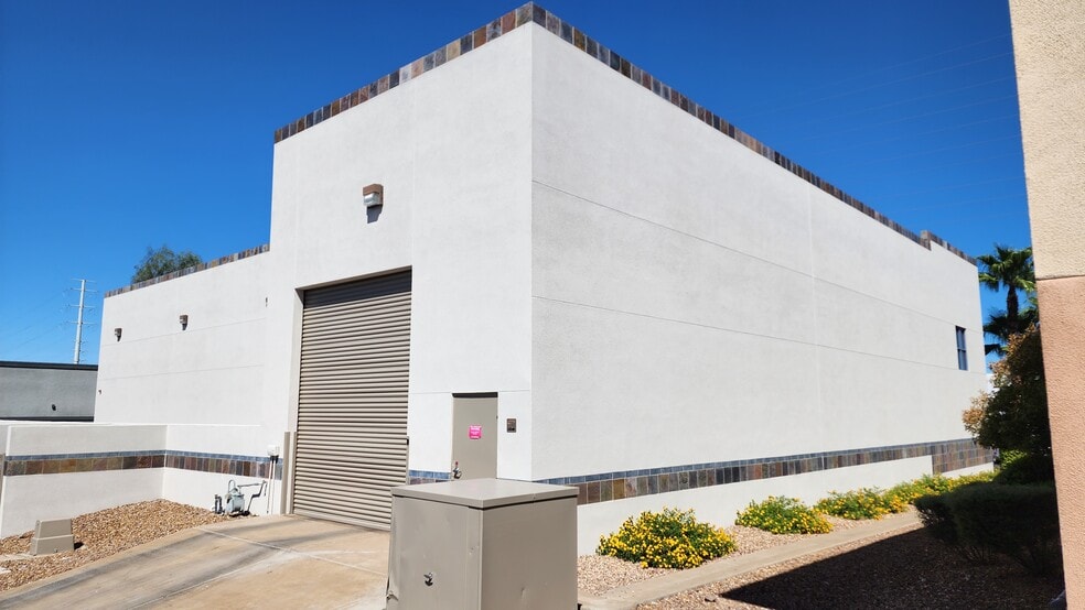 More Photos Of 159 N Gibson Rd, Henderson Warehouse For Sale