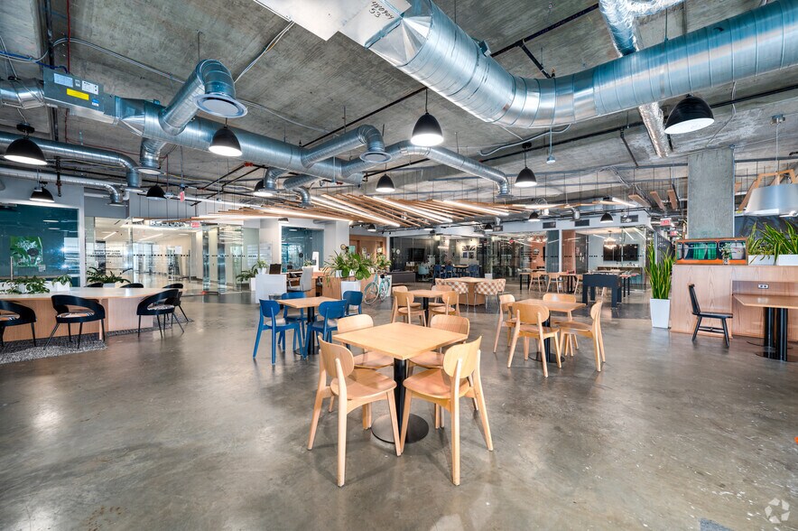 More Photos Of 1140 3rd St NE, Washington Office For Lease