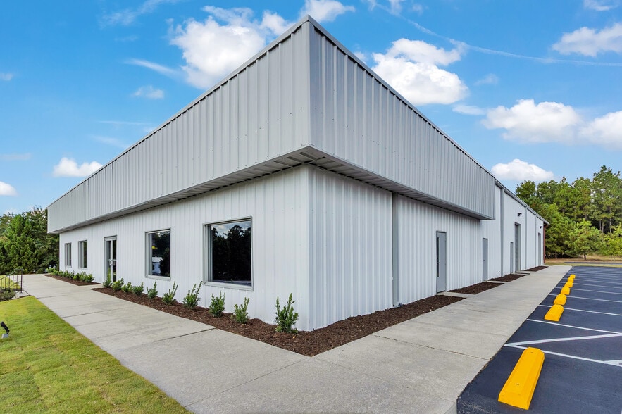 More Photos Of 1982 Us-1, Graniteville Showroom For Sale