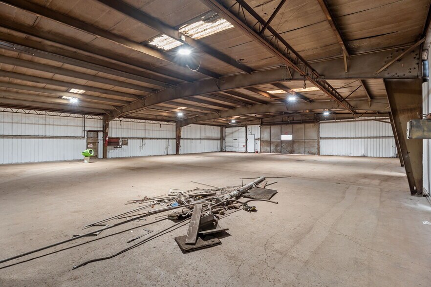 More Photos Of 855 NC Highway 111 S, Goldsboro Warehouse For Sale