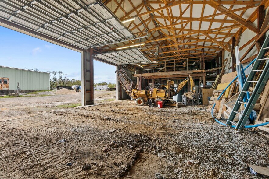 More Photos Of 250 West St, Frohna Office For Sale