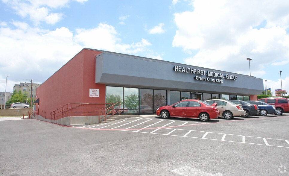 More Photos Of 2400 Mall Cir, Fort Worth Medical For Lease