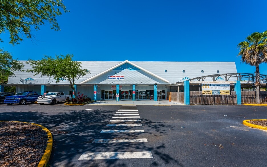 More Photos Of 3350 S Ridgewood Ave, Port Orange Showroom For Lease