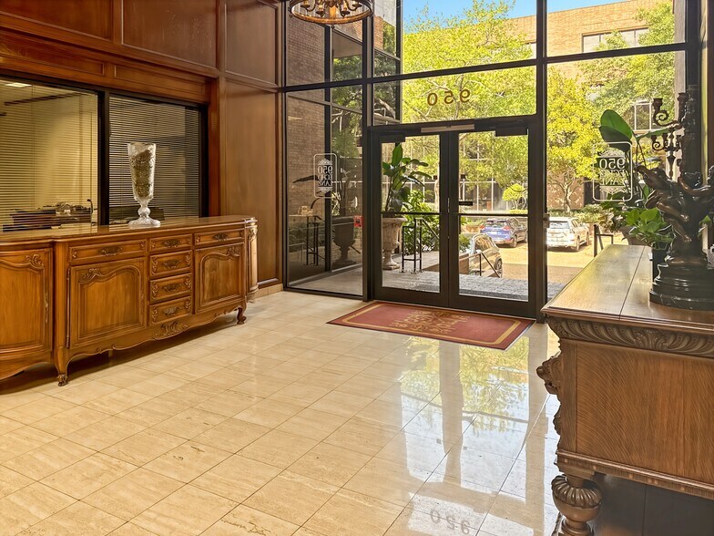 More Photos Of 950 Echo Ln, Houston Coworking Space