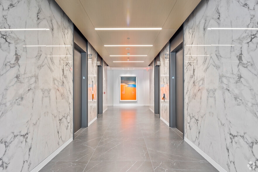 More Photos Of 14241 Dallas Pky, Dallas Office For Lease