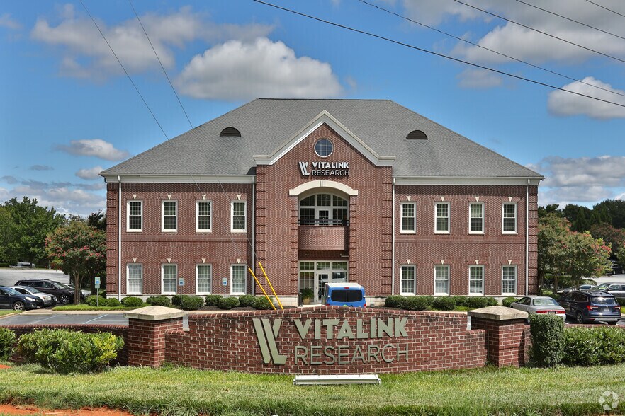 More Photos Of 501 Roper Mountain Rd, Greenville Office For Lease