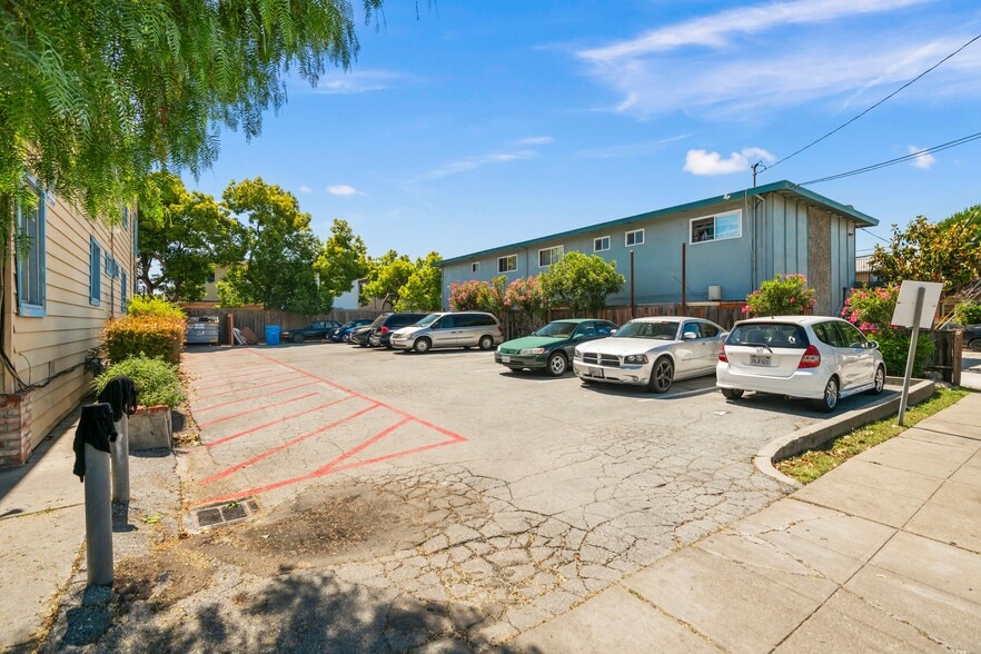 More Photos Of 736 Cedar St, Redwood City Apartments For Sale