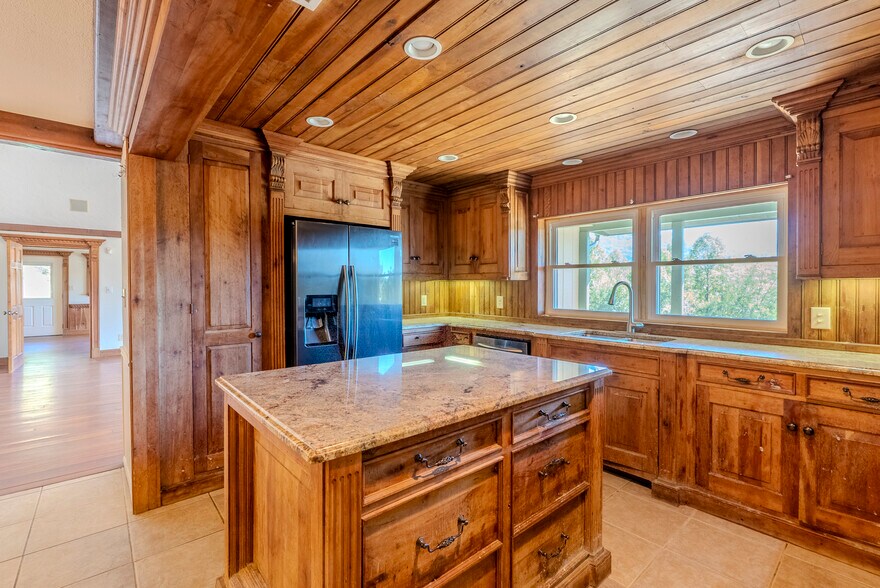 More Photos Of 8356 Sylva Rd, Franklin Office For Sale