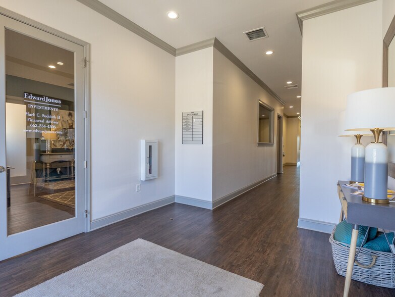 More Photos Of 404 Enterprise Dr, Oxford Medical For Sale