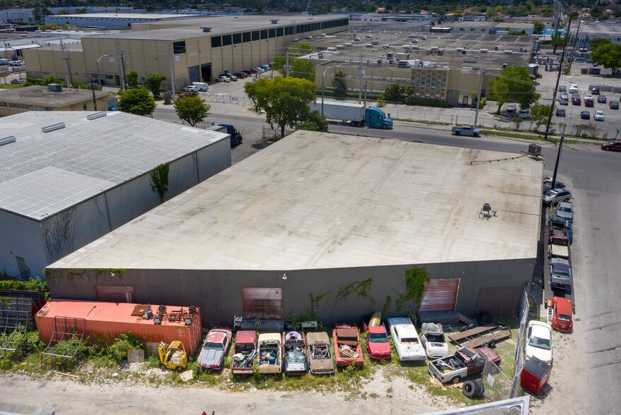 More Photos Of 5791 NW 37th Ave, Miami Manufacturing For Lease