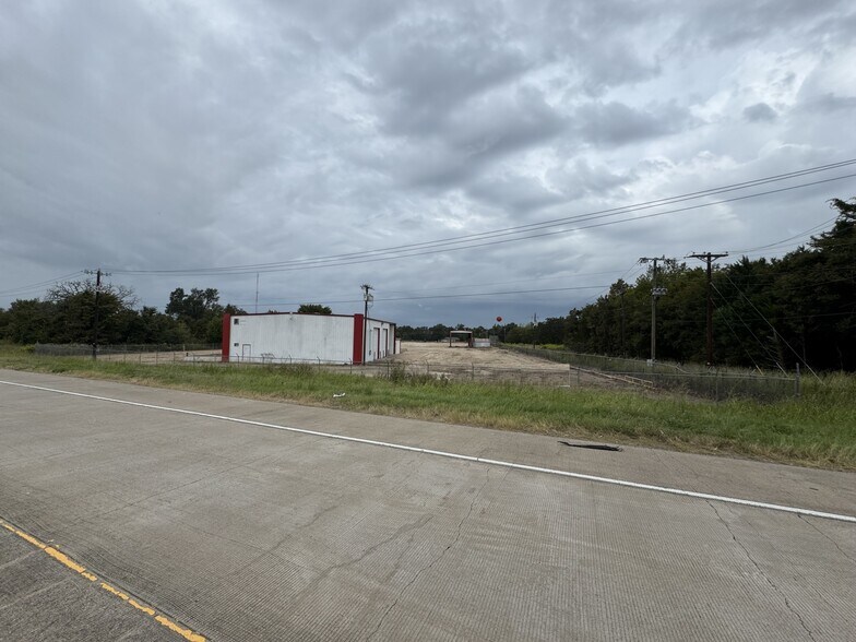 More Photos Of 9182 S US Highway 79, Palestine Service For Lease