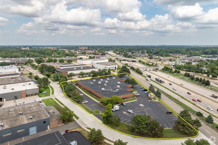 More Photos Of 25780-25790 Commerce Dr, Madison Heights Office For Sale