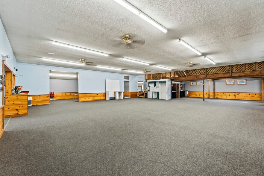 More Photos Of 680 Maine Ave, Farmingdale Storefront Retail Office For Lease