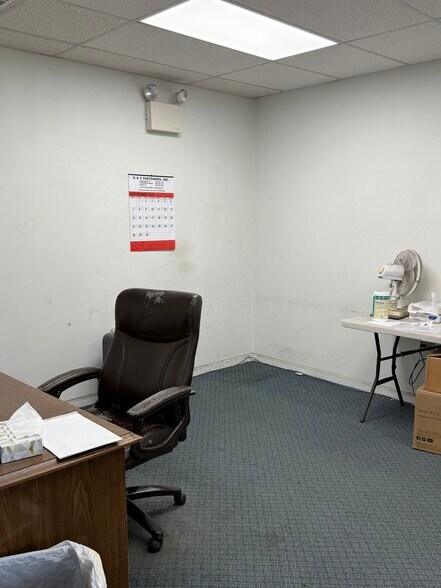 More Photos Of 97-125 Ashmore Dr, Leola Warehouse For Lease