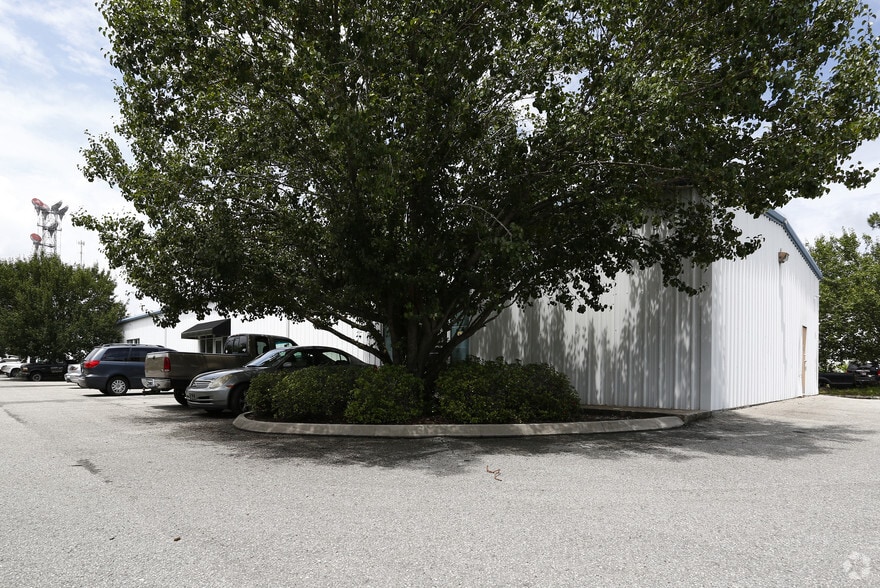 More Photos Of 6600 Windmill Way, Wilmington Industrial For Lease