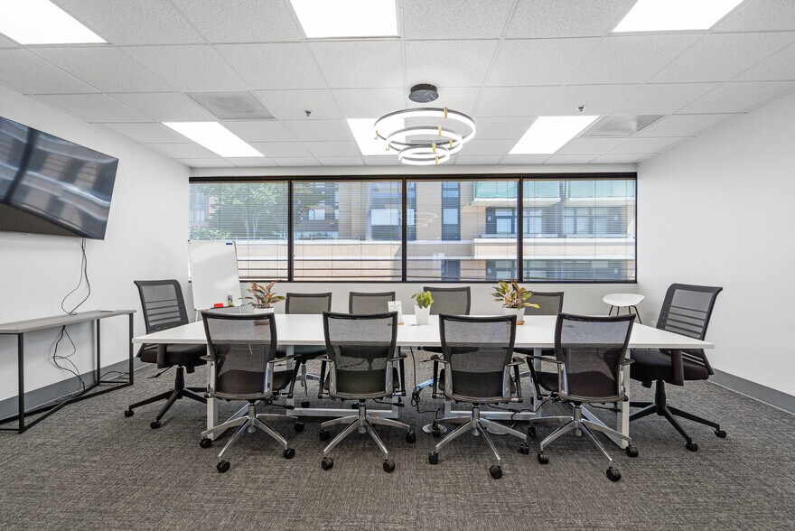 More Photos Of 200 W Towsontown Blvd, Towson Office For Sale