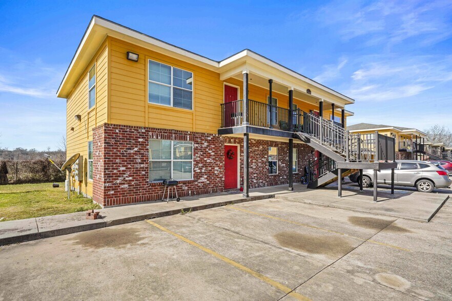 More Photos Of 5500 Hwy 75, Carville Apartments For Sale