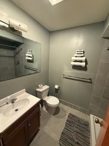 More Photos Of 1102 N Cunningham Ave, Urbana Hospitality For Sale