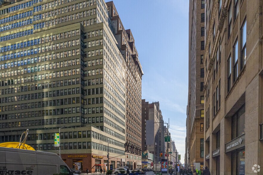 More Photos Of 525 Seventh Ave, New York Office For Lease