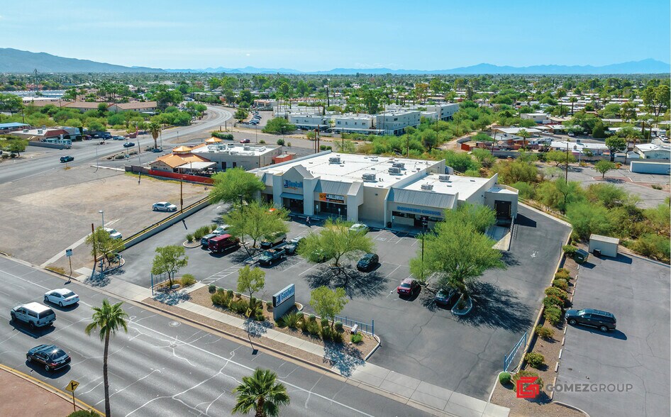 More Photos Of 8358 E Broadway Blvd, Tucson Freestanding For Sale