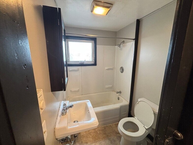 More Photos Of 1 Cheney St, Orange Apartments For Sale