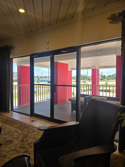 More Photos Of 4091 Colonial Blvd, Fort Myers Office Residential For Sale