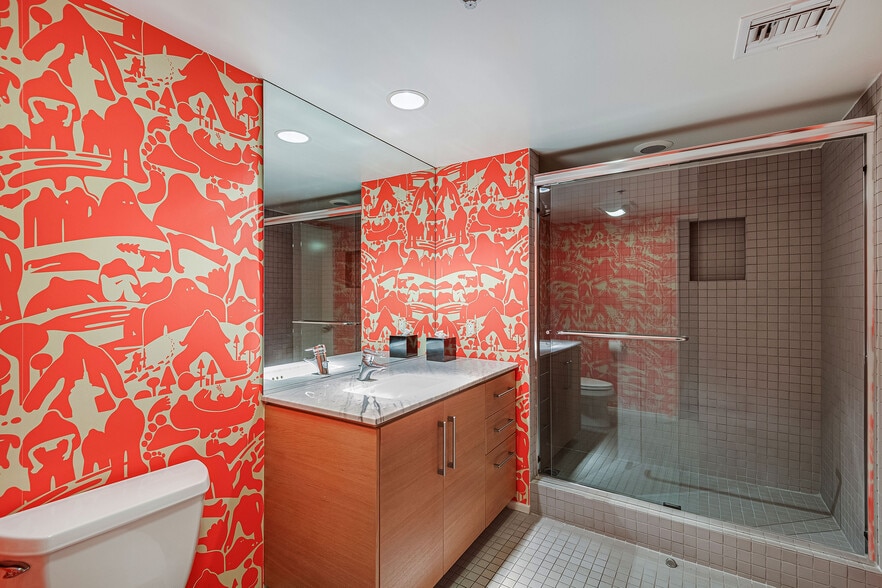 More Photos Of 2100 Abbot Kinney Blvd, Venice Office For Lease