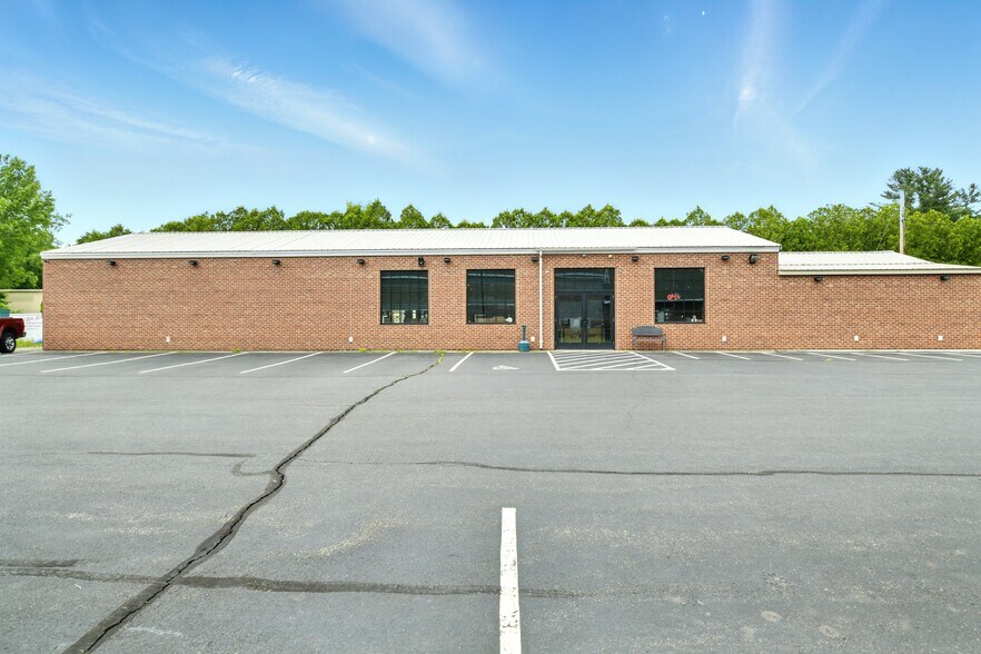 More Photos Of 962 Southampton Rd, Westfield Warehouse For Sale