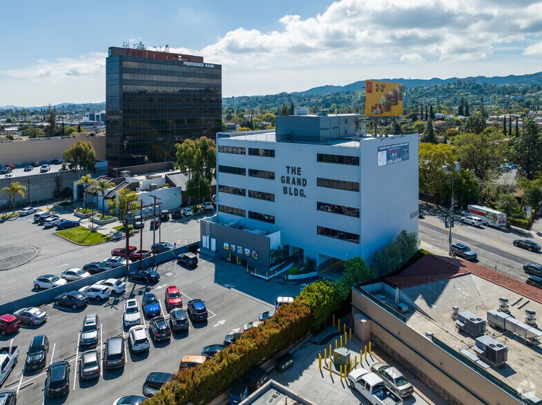 More Photos Of 18345 Ventura Blvd, Tarzana Office For Lease
